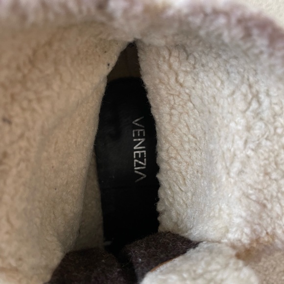 Sherpa Lines Leather Booties - Picture 7 of 11